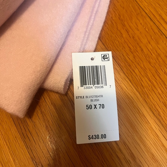 New Hudson park collection cashmere wool throw - Picture 4 of 4